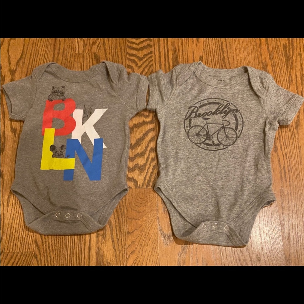 Brooklyn Industries Cool Short Sleeves 2 Onesies 12-18m Gender Neutral